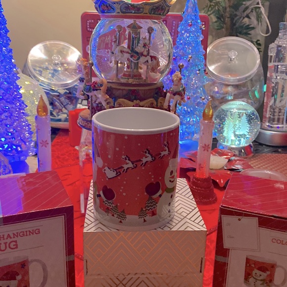 Christmas Winter Color Changing Mug - Picture 6 of 7